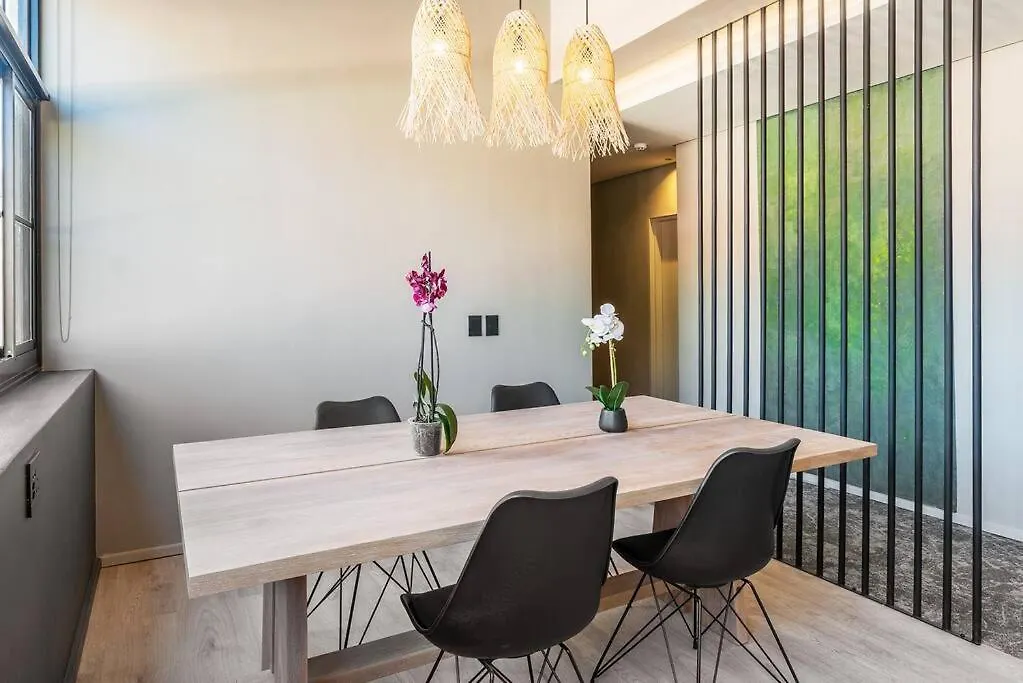 Urban Gem Located In The Heart Of The East City Cape Town Apartment