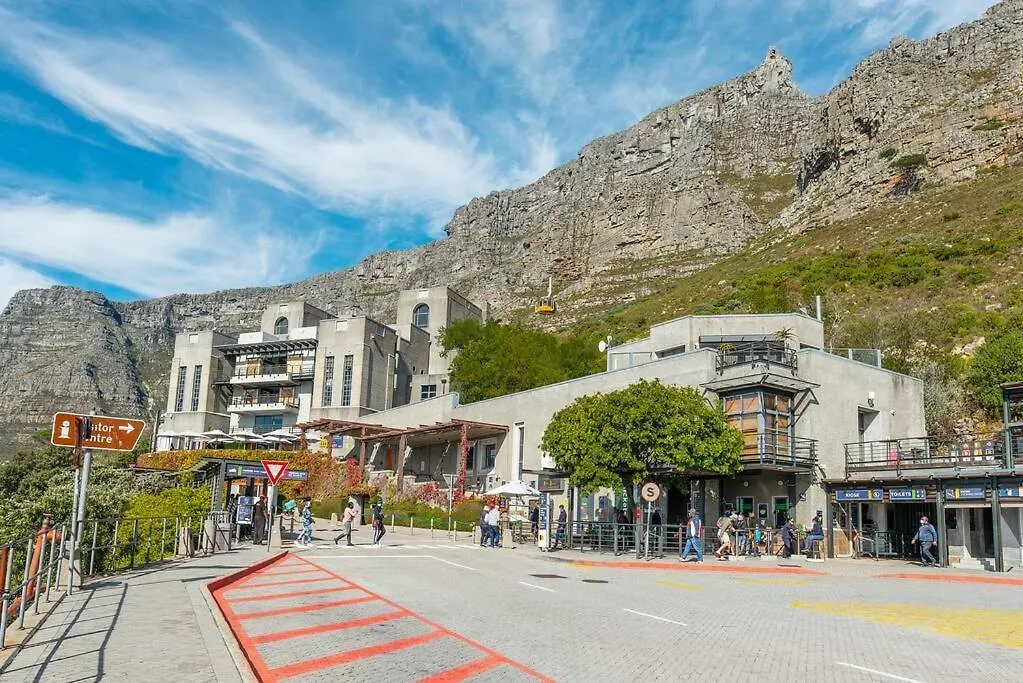 Urban Gem Located In The Heart Of The East City Cape Town Apartment