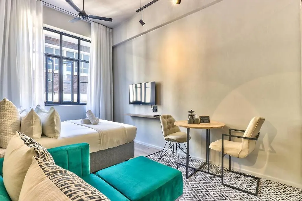 Urban Gem Located In The Heart Of The East City Cape Town 0*,