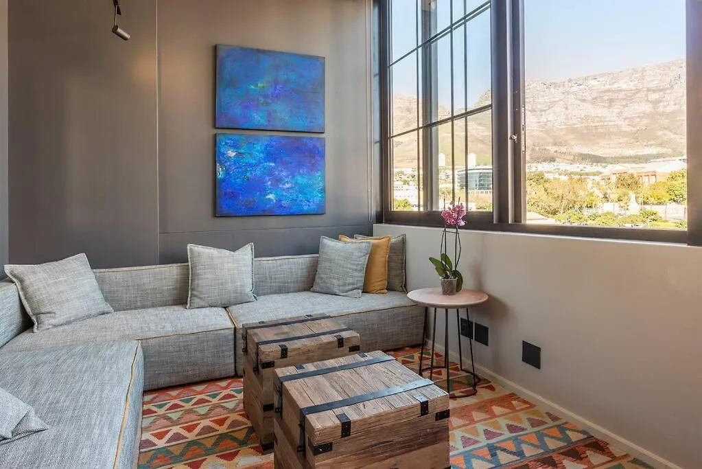 Urban Gem Located In The Heart Of The East City Κέιπ Τάουν